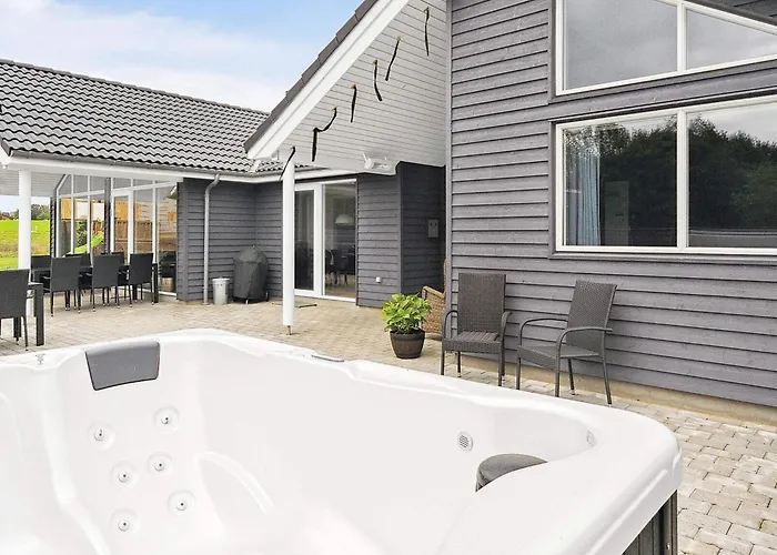 Luxury Family Retreat - By Traum